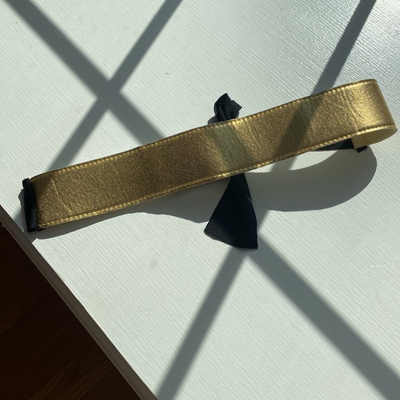 Batman costume with mask and built for the girl size extra small - Picture 7 of 7